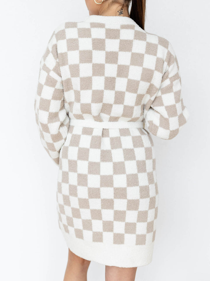 tan and white short soft checkered rober