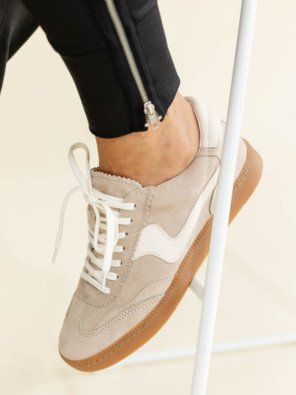 Dolce Vita Notice Sneaker - Dune Multi SuedeSneakers