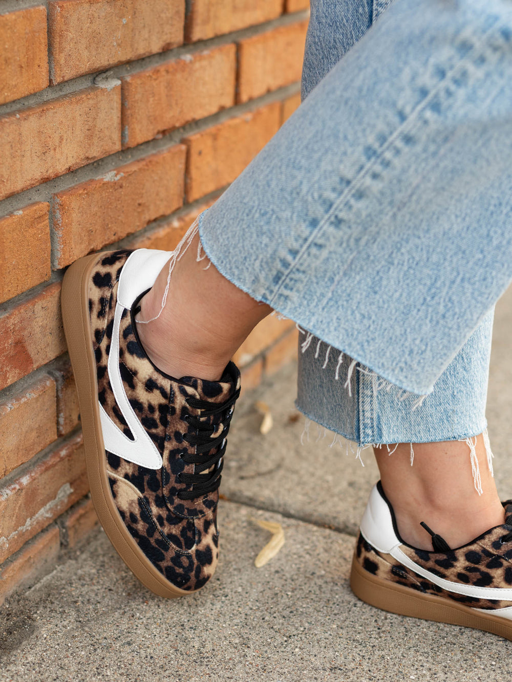 Dolce Vita Voyage Sneaker - LeopardSneakers