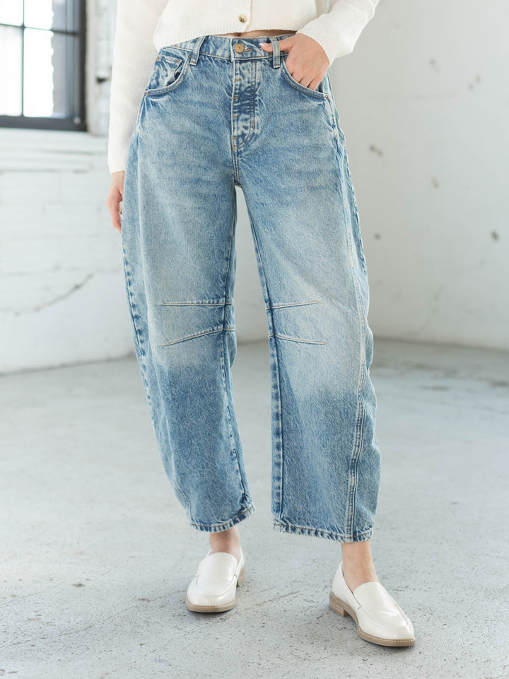 vintage wash barrel knee dart jeans