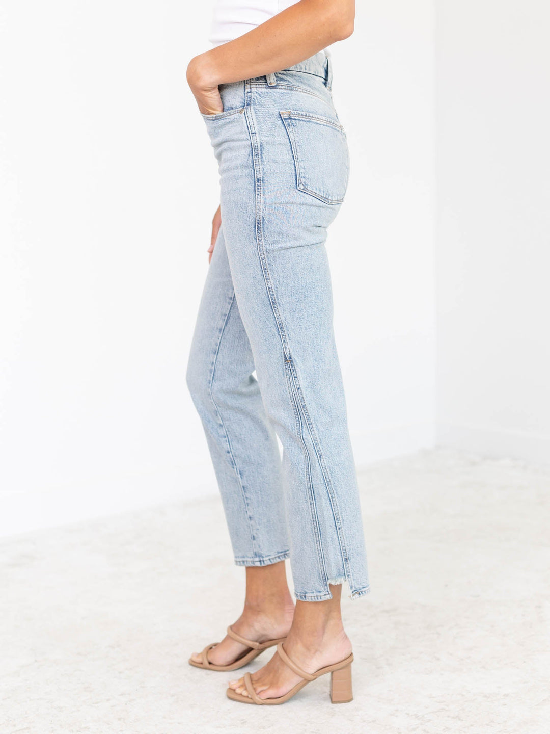 Good American Good Curve Straight StepDenim jeans