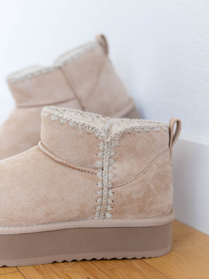 tan stitched platform boots