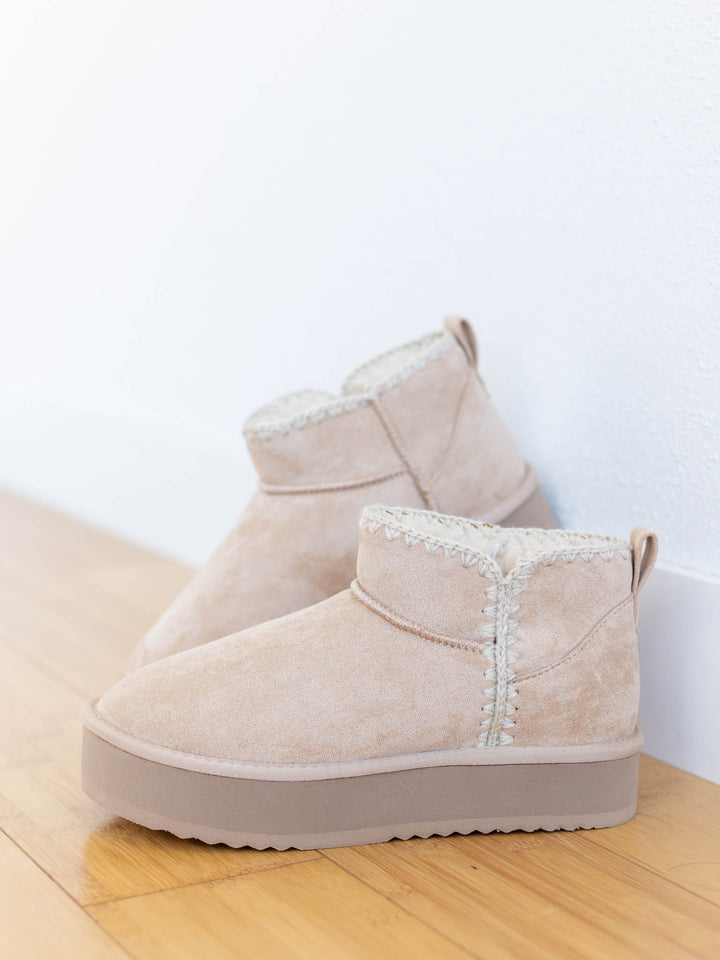 tan stitched platform boots