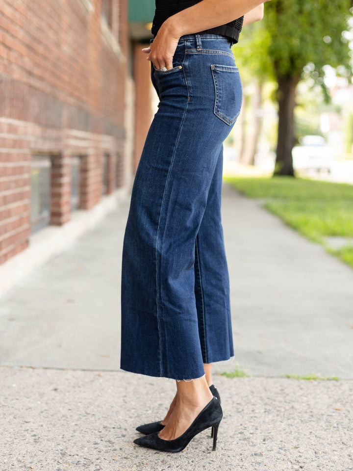 KUT Exhibited Meg Wide Leg Raw HemDenim jeans