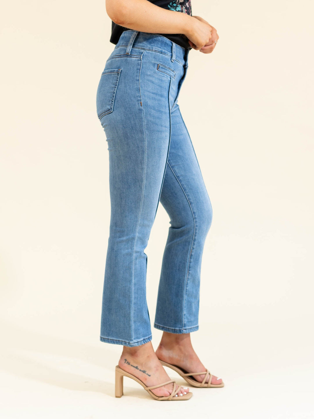 KUT Quality Kelsey High Rise Ankle FlareDenim jeans