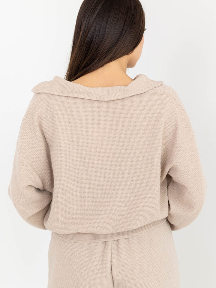 Long Sleeve Collared Crop TopKnit tops