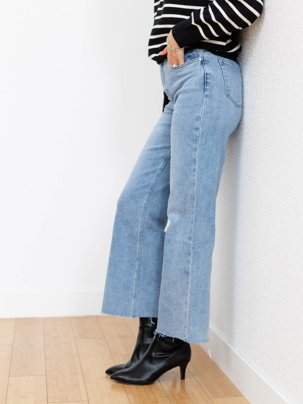 vintage light wash wide leg denim jeans