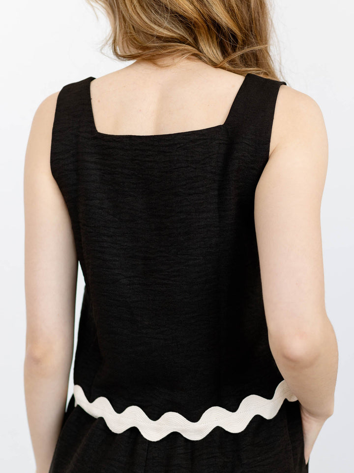 Square Neck Hem Detail Crop TankWoven tops