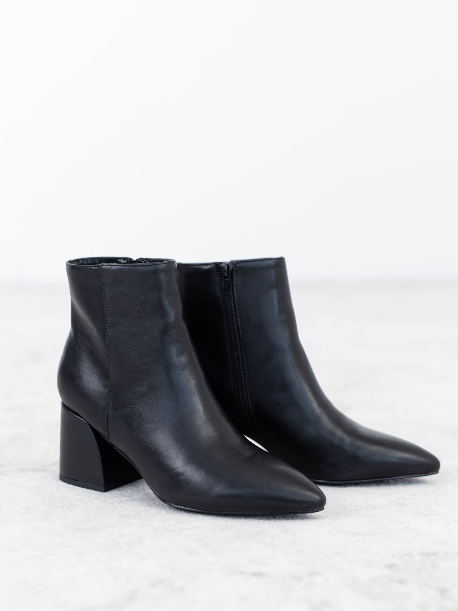 Leela block sale heel bootie